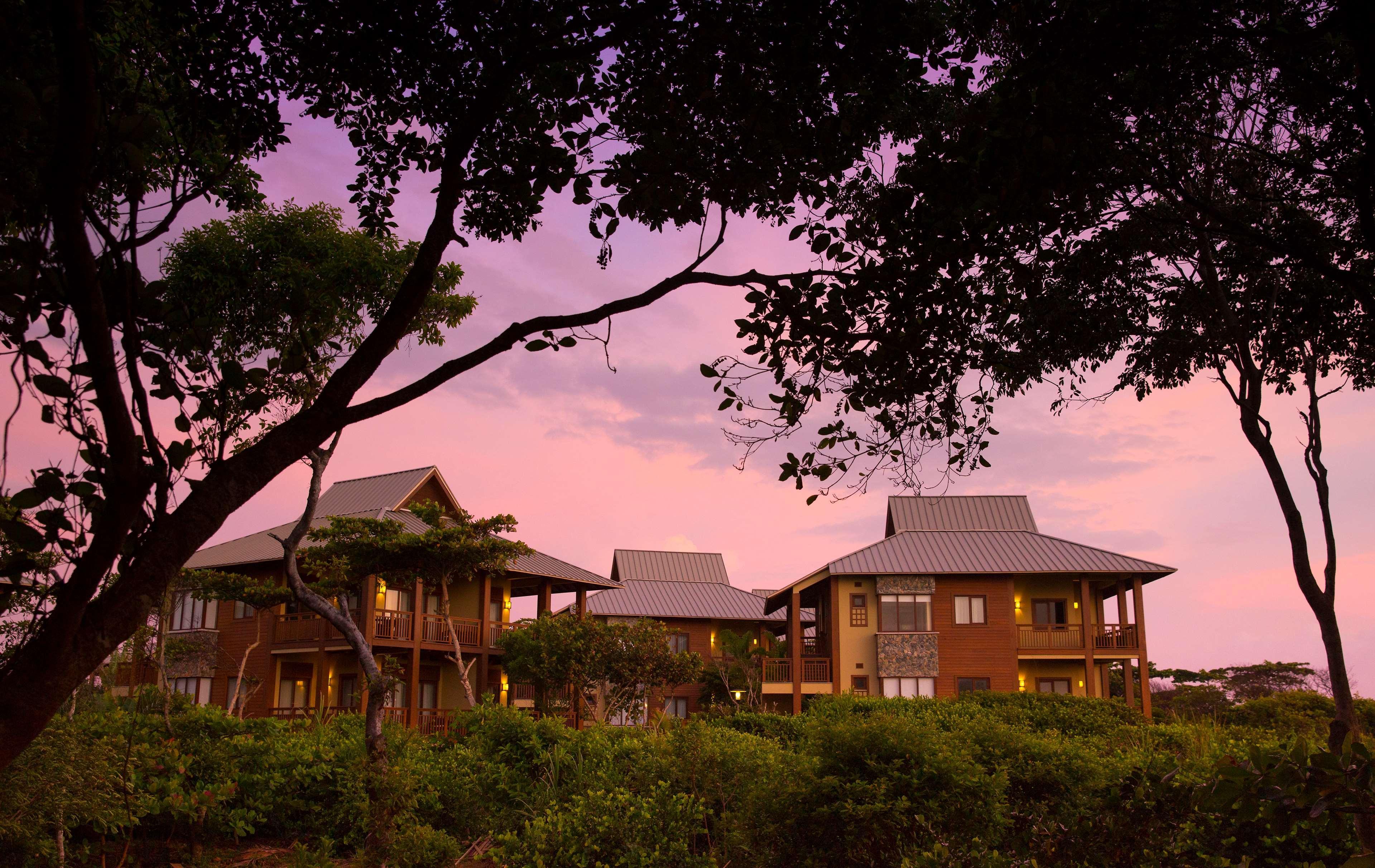 Indura Beach & Golf Resort Curio Collection By Hilton Tela Luaran gambar
